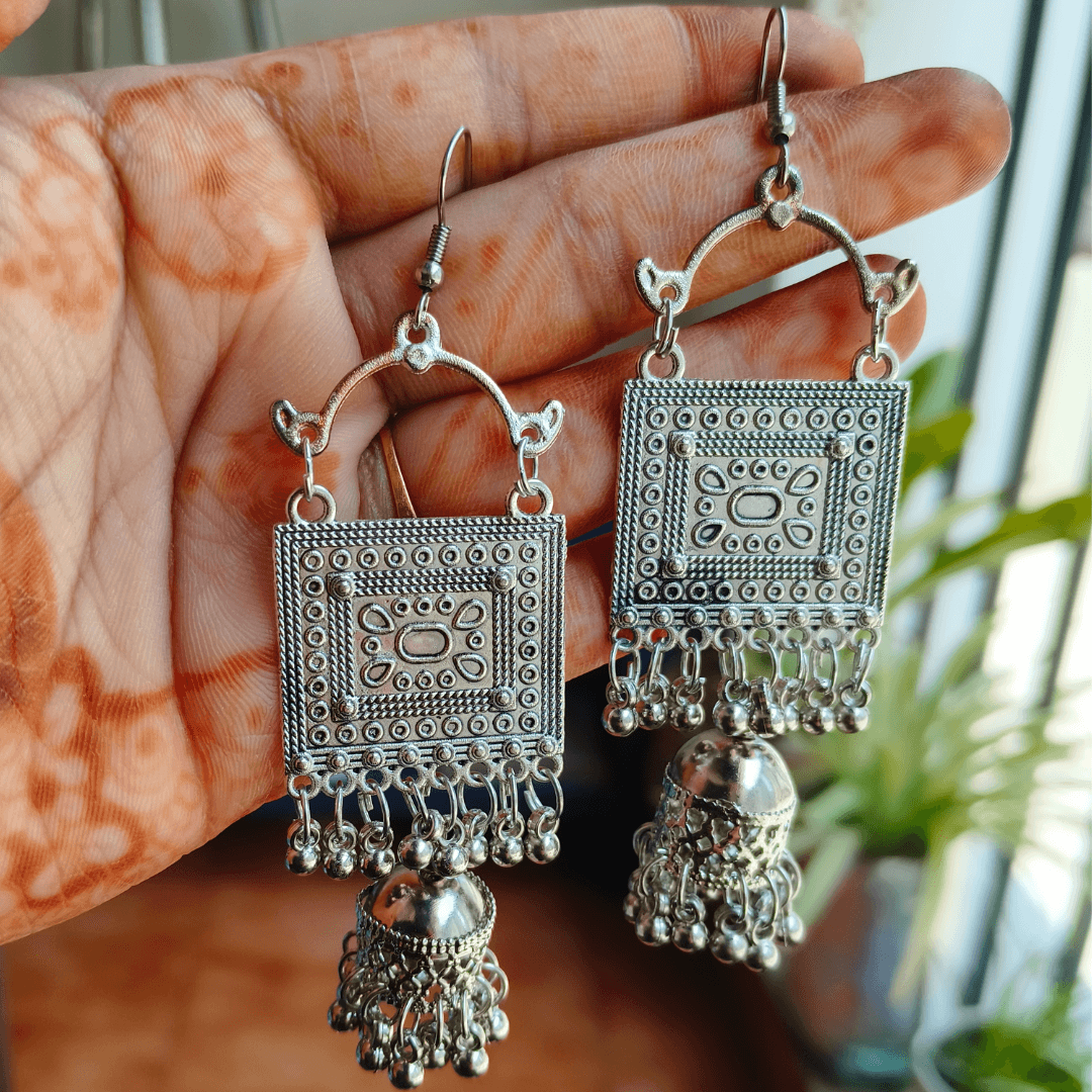 Beaded Delight : Boxed Elegance Jhumka Earrings - Bilzz.in