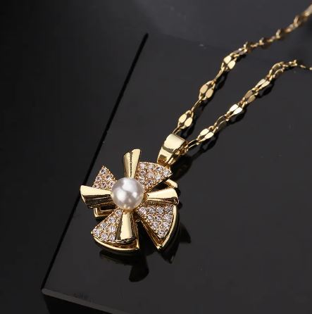 360° Spinning Radiant Pendant Necklace for Women